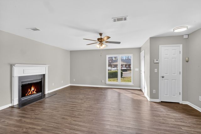 1211 Waggoner Dr, Nashville, TN 37214