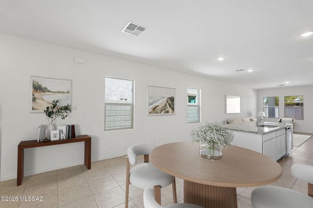 6735 W Star Wash Loop W, Tucson, AZ 85757