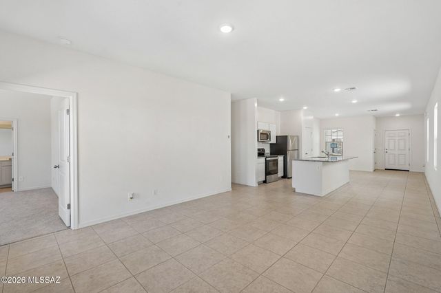 6735 W Star Wash Loop W, Tucson, AZ 85757