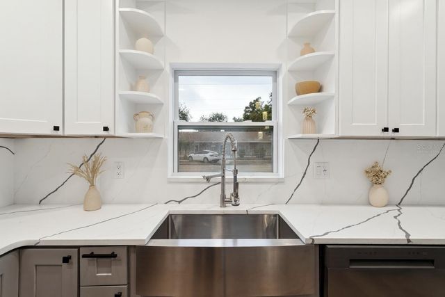 1530 12TH AVENUE S, St Petersburg, FL 33705