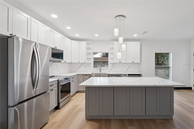 1530 12TH AVENUE S, St Petersburg, FL 33705