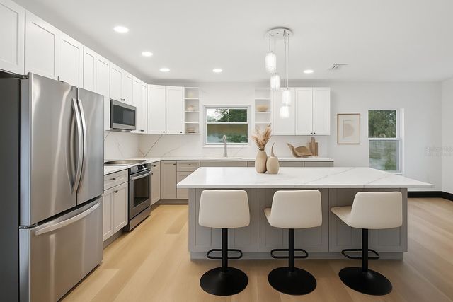 1530 12TH AVENUE S, St Petersburg, FL 33705