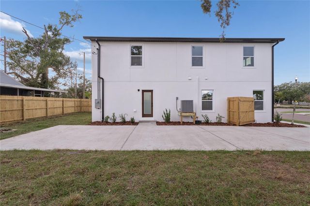 1530 12TH AVENUE S, St Petersburg, FL 33705