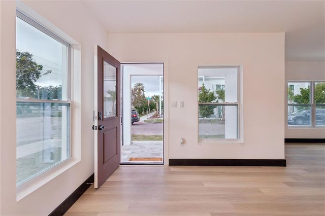 1530 12TH AVENUE S, St Petersburg, FL 33705