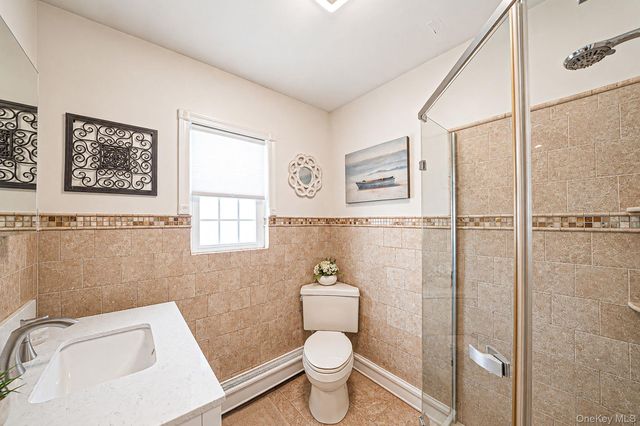 835 Pease Lane, West Islip, NY 11795