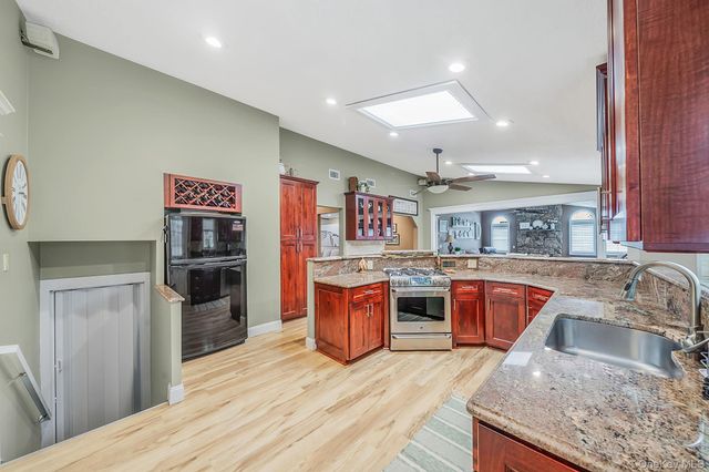 835 Pease Lane, West Islip, NY 11795