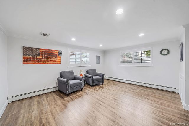 835 Pease Lane, West Islip, NY 11795