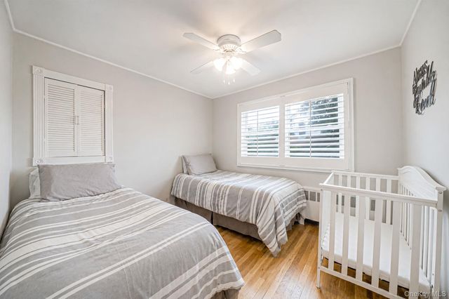 835 Pease Lane, West Islip, NY 11795