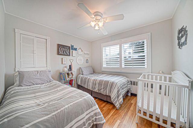 835 Pease Lane, West Islip, NY 11795