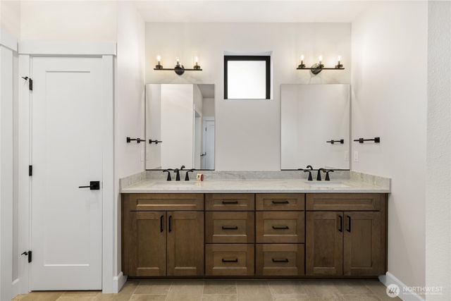 1050 Domerie Park Loop, Cle Elum, WA 98940