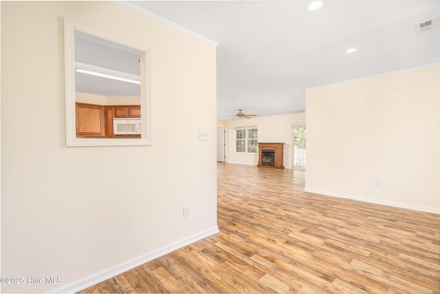 702 Hummingbird S, Swansboro, NC 28584