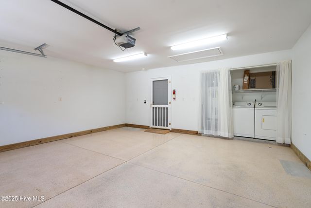 702 Hummingbird S, Swansboro, NC 28584