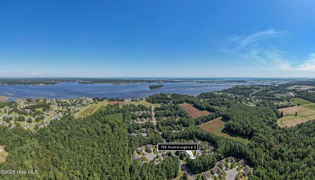 702 Hummingbird S, Swansboro, NC 28584