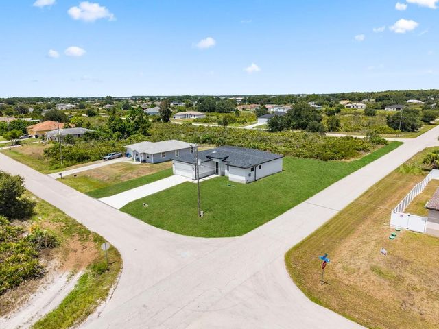 2700 69TH ST W, Lehigh Acres, FL 33971