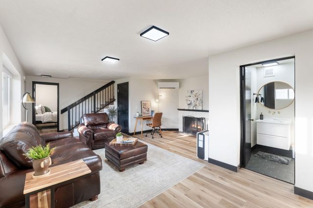 904 Columbia Drive, Cedar Falls, IA 50613