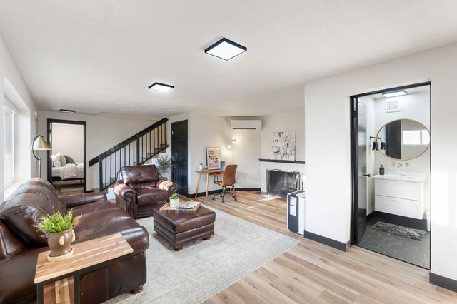 904 Columbia Drive, Cedar Falls, IA 50613