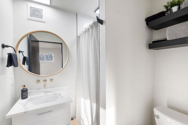 904 Columbia Drive, Cedar Falls, IA 50613