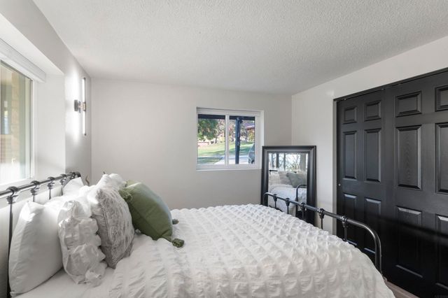 904 Columbia Drive, Cedar Falls, IA 50613