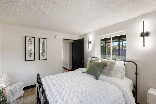 904 Columbia Drive, Cedar Falls, IA 50613