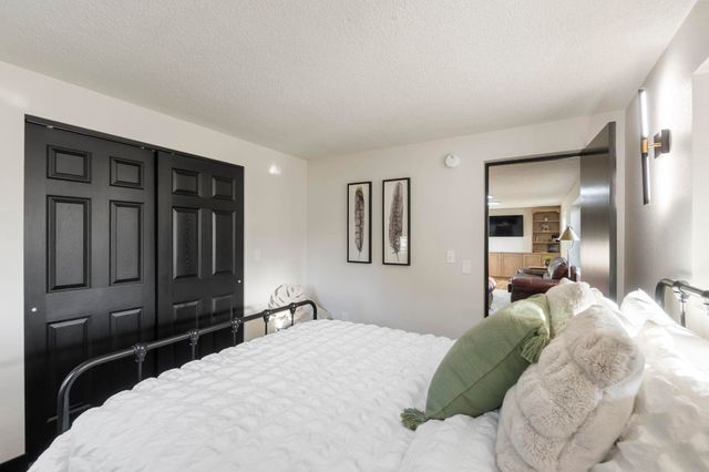 904 Columbia Drive, Cedar Falls, IA 50613