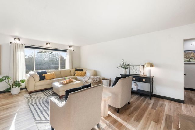 904 Columbia Drive, Cedar Falls, IA 50613