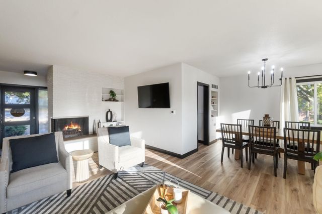 904 Columbia Drive, Cedar Falls, IA 50613