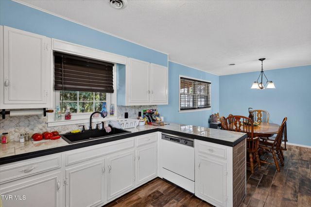 329 Spring Hill Terrace, Bristol, VA 24201