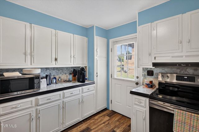 329 Spring Hill Terrace, Bristol, VA 24201