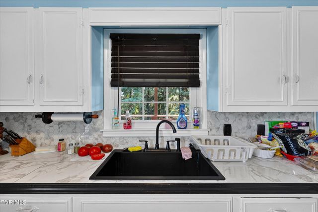 329 Spring Hill Terrace, Bristol, VA 24201