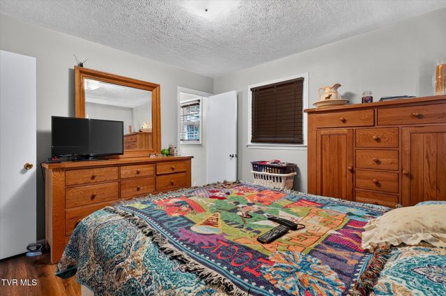 329 Spring Hill Terrace, Bristol, VA 24201