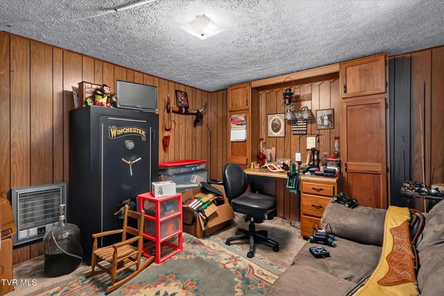 329 Spring Hill Terrace, Bristol, VA 24201