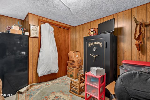 329 Spring Hill Terrace, Bristol, VA 24201