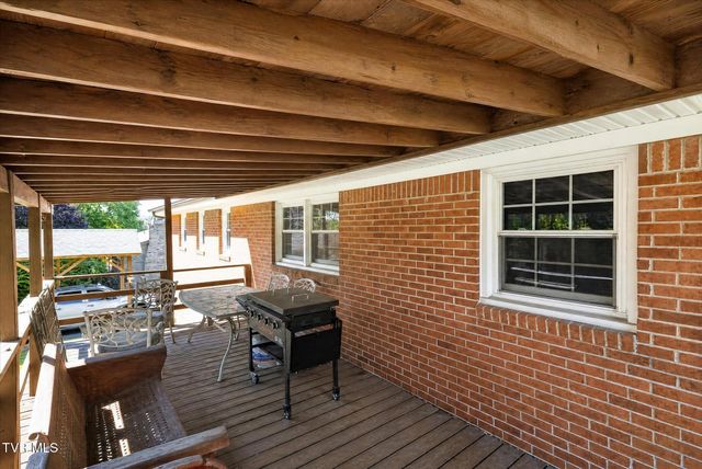 329 Spring Hill Terrace, Bristol, VA 24201