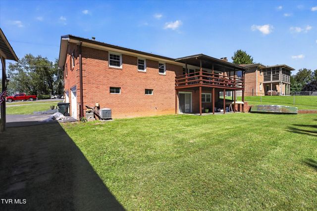 329 Spring Hill Terrace, Bristol, VA 24201