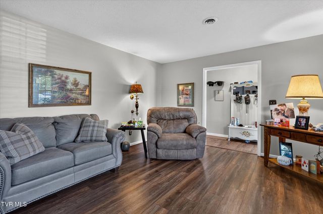 329 Spring Hill Terrace, Bristol, VA 24201