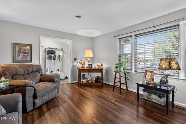 329 Spring Hill Terrace, Bristol, VA 24201
