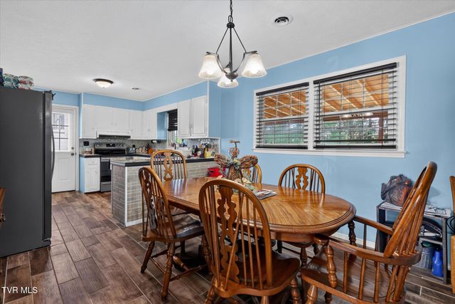 329 Spring Hill Terrace, Bristol, VA 24201
