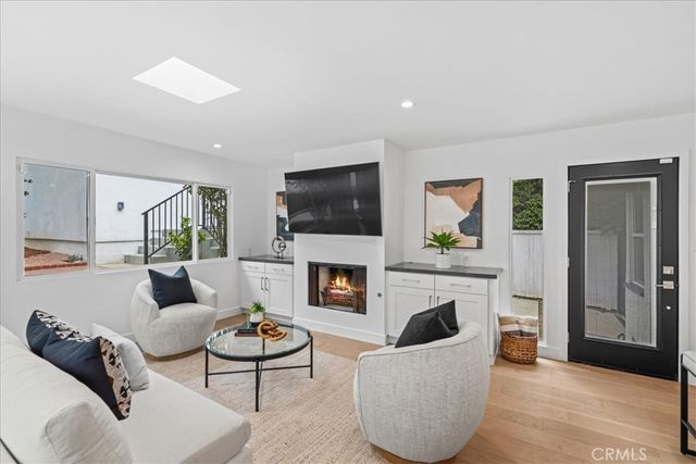 1320 Thayer, Los Angeles, CA 90024