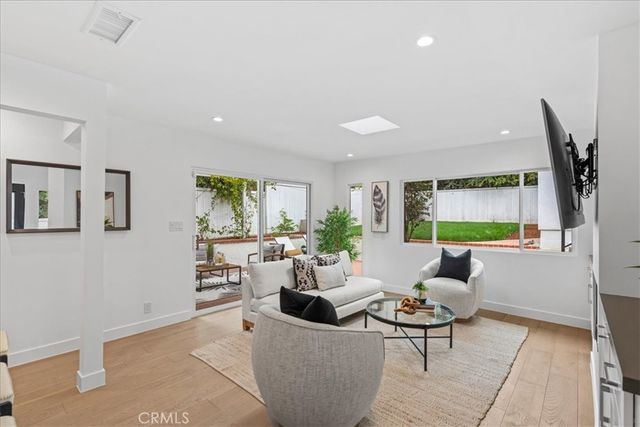1320 Thayer, Los Angeles, CA 90024