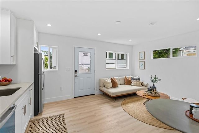 1320 Thayer, Los Angeles, CA 90024