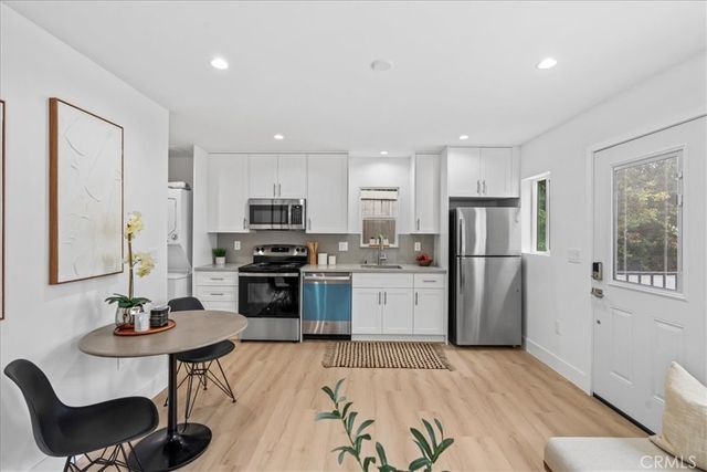 1320 Thayer, Los Angeles, CA 90024