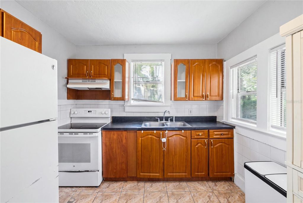 Image 12 of property listing at 2312 E 23RD AVENUE, Tampa, FL 33605
