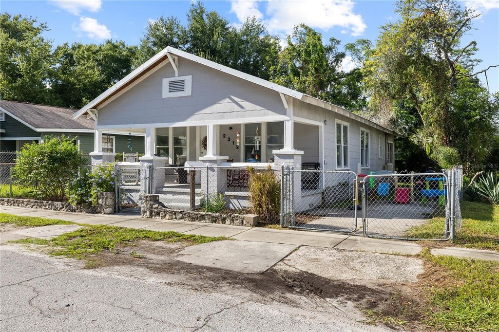 Image 3 of property listing at 2312 E 23RD AVENUE, Tampa, FL 33605