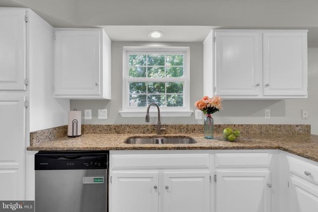 6114 OUST LN, Woodbridge, VA 22193