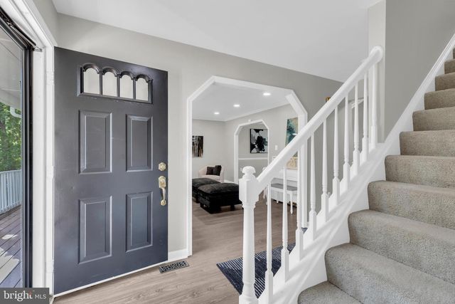6114 OUST LN, Woodbridge, VA 22193