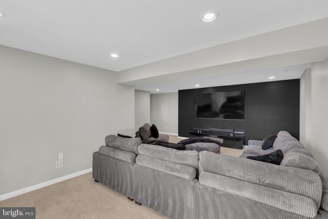 6114 OUST LN, Woodbridge, VA 22193