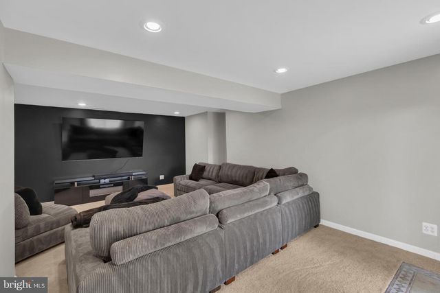 6114 OUST LN, Woodbridge, VA 22193