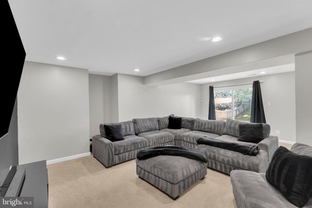 6114 OUST LN, Woodbridge, VA 22193