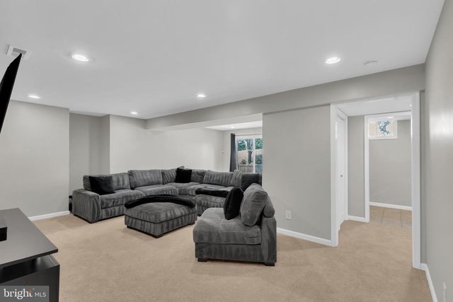 6114 OUST LN, Woodbridge, VA 22193