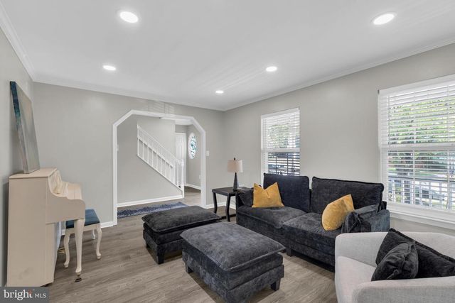6114 OUST LN, Woodbridge, VA 22193